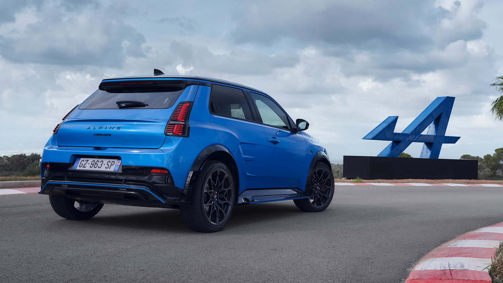 Alpine A290, rear 3/4